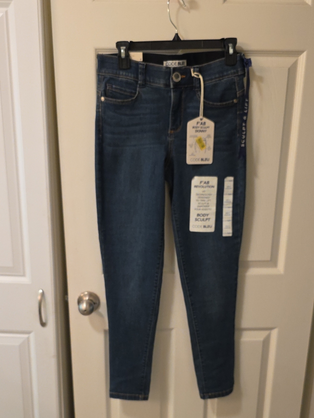 Code Bleu Women's Mid-Dark Blue Skinny Jeans